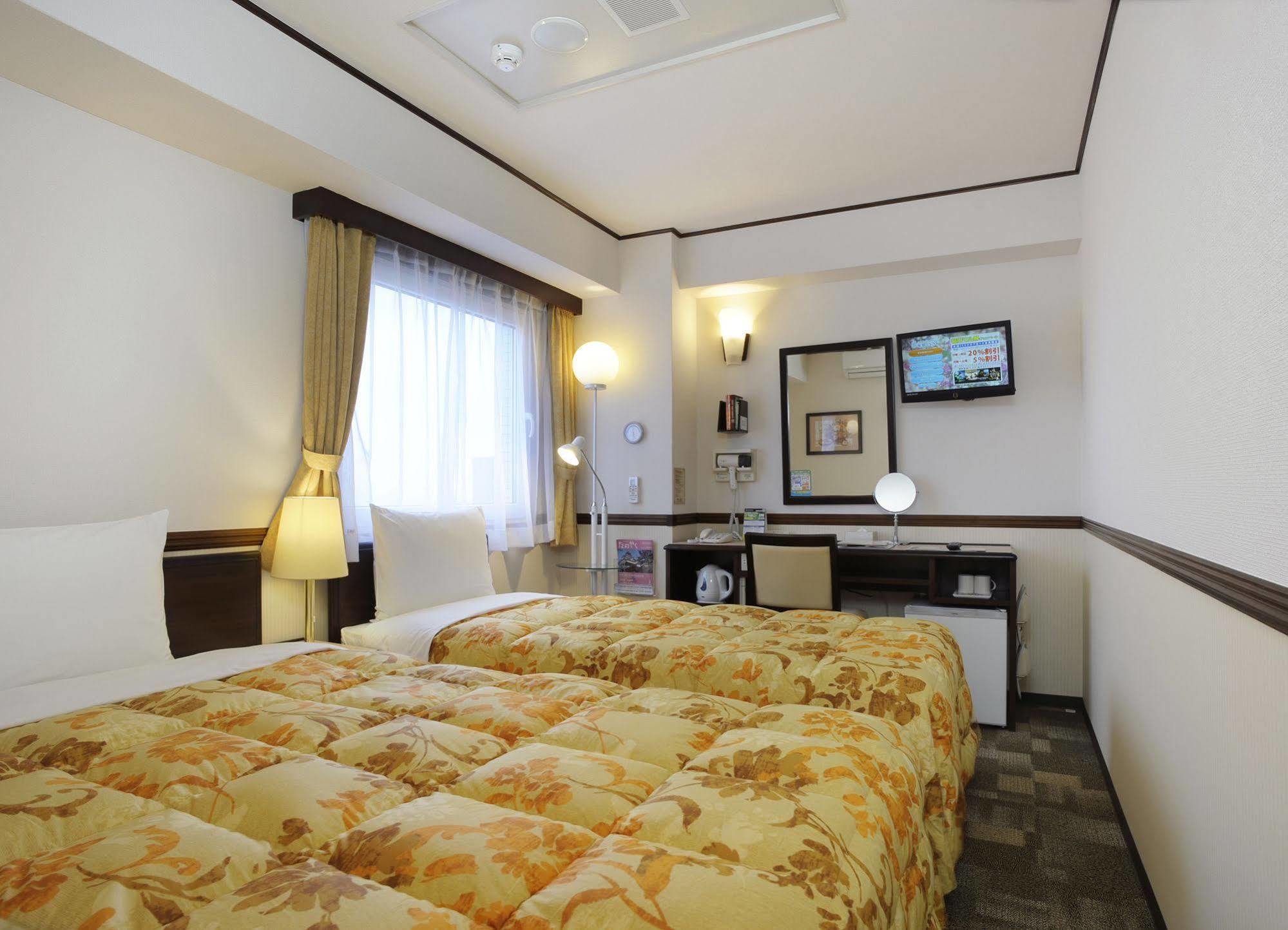 Toyoko Inn Kofu-Eki Minami-Guchi No.1 Buitenkant foto