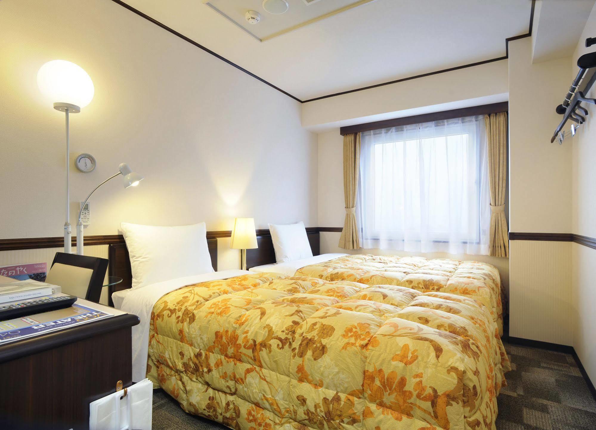 Toyoko Inn Kofu-Eki Minami-Guchi No.1 Buitenkant foto