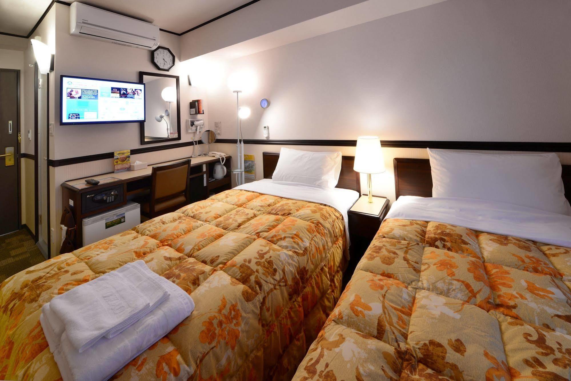 Toyoko Inn Kofu-Eki Minami-Guchi No.1 Buitenkant foto