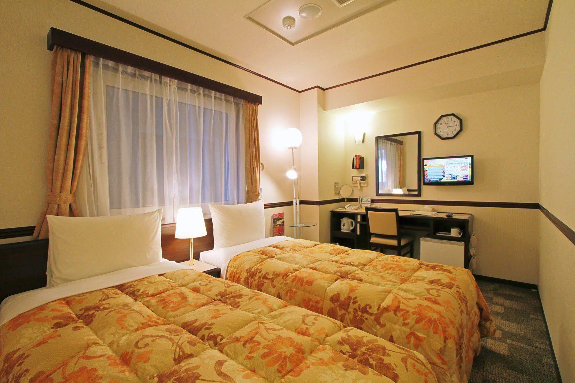 Toyoko Inn Kofu-Eki Minami-Guchi No.1 Buitenkant foto